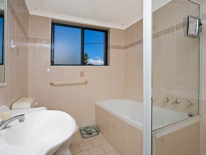 2/42-48 Merton Street, Sutherland NSW 2232