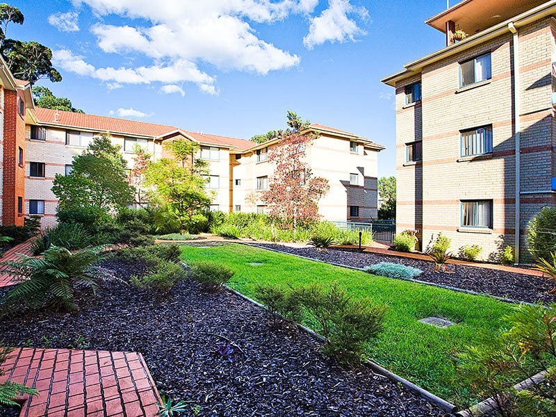 2/42-48 Merton Street, Sutherland NSW 2232