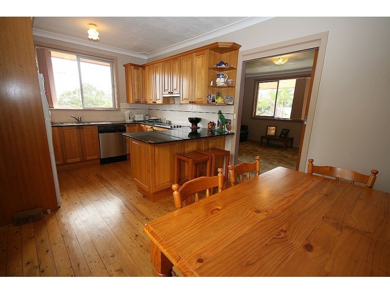 8 Whitton Street, Heathcote NSW 2233