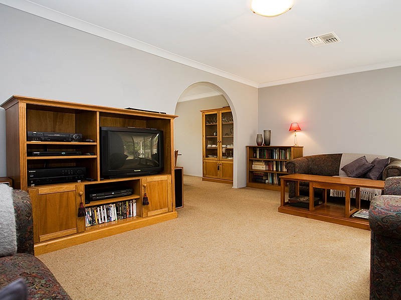 17 Rialto Place, Heathcote NSW 2233
