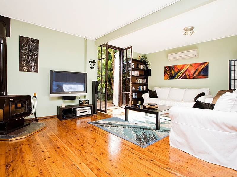 27 Cassandra Crescent, Heathcote NSW 2233