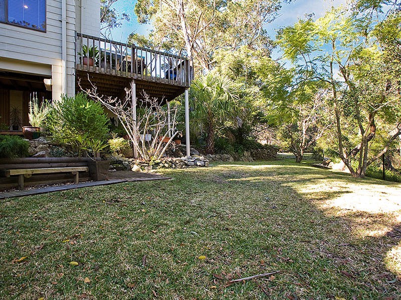 27 Cassandra Crescent, Heathcote NSW 2233