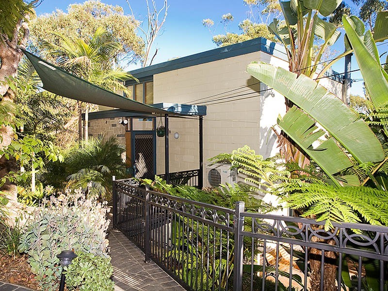 27 Cassandra Crescent, Heathcote NSW 2233