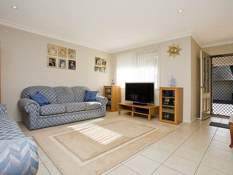 2/17 Birok Avenue, Engadine NSW 2233