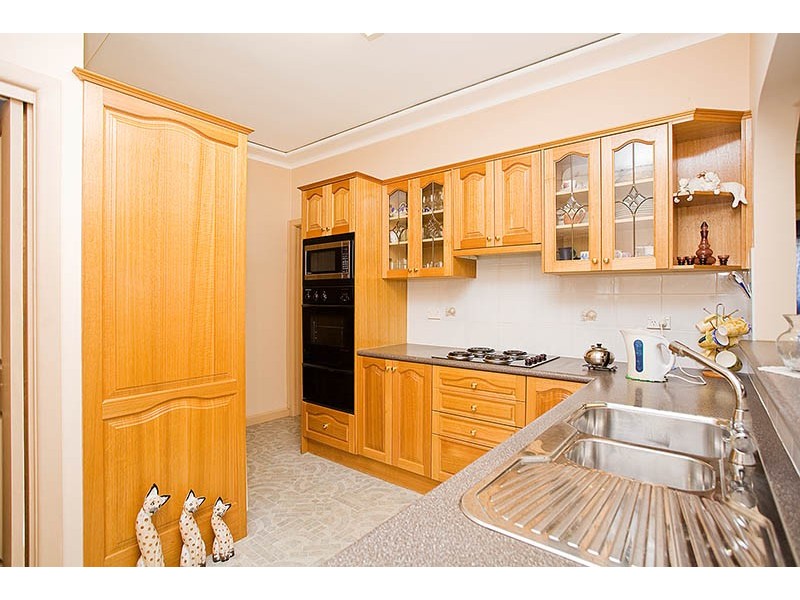 16 Glenview Place, Engadine NSW 2233