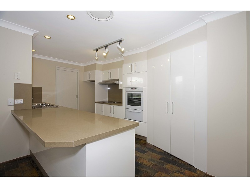 60 Albatross Circuit, Woronora Heights NSW 2233