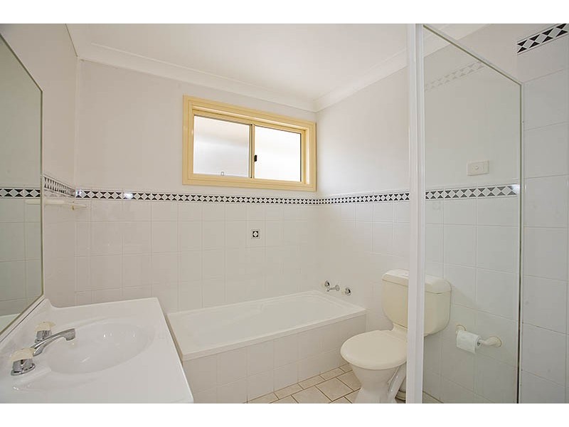 18/2 Wollybutt Road, Engadine NSW 2233