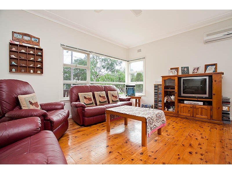 30 Woodford Crescent, Heathcote NSW 2233