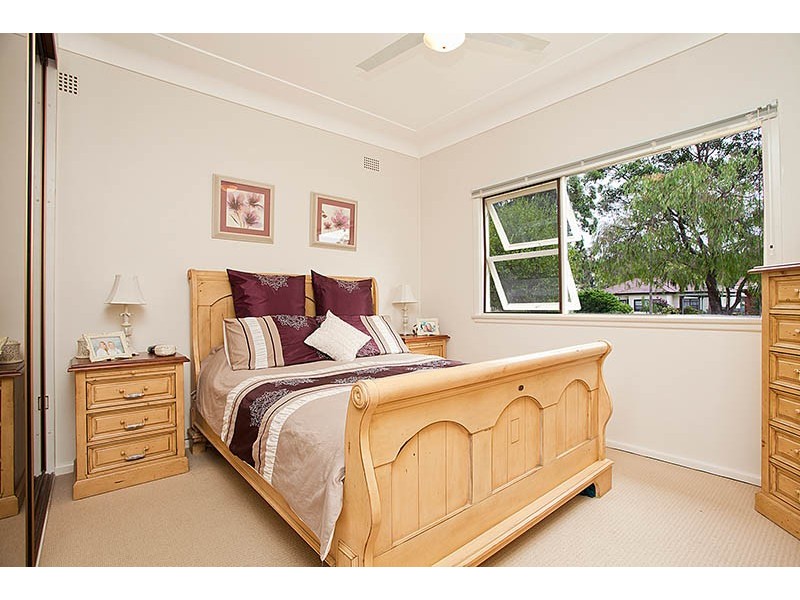 30 Woodford Crescent, Heathcote NSW 2233