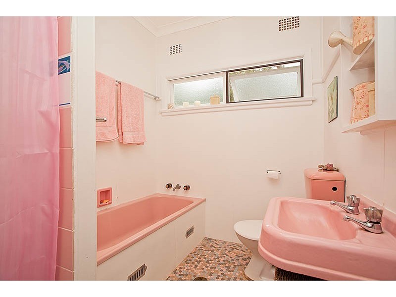 30 Woodford Crescent, Heathcote NSW 2233