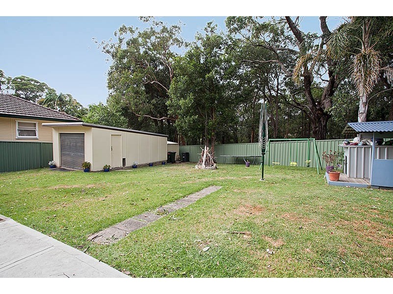 30 Woodford Crescent, Heathcote NSW 2233