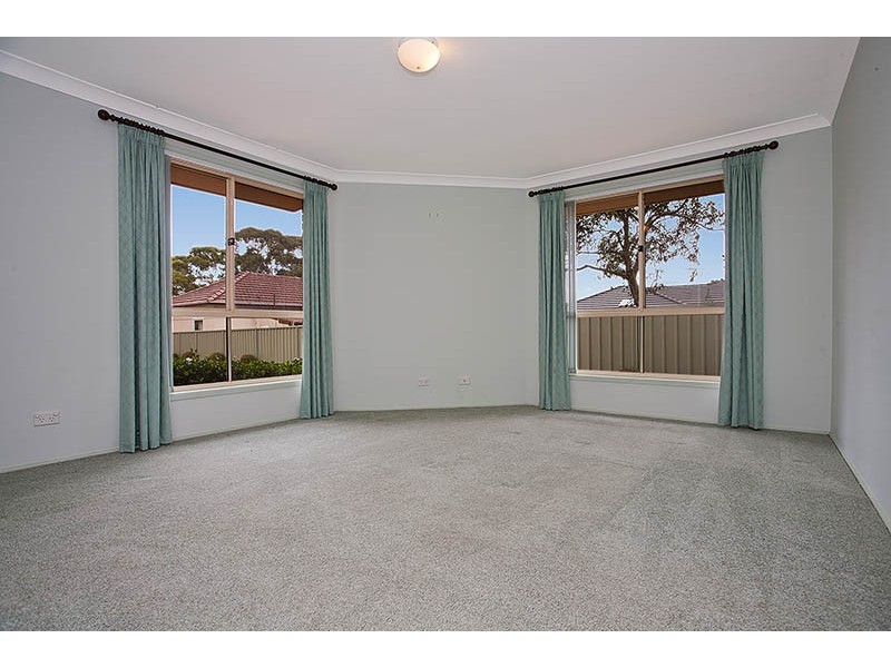 2/74 Banksia Avenue, Engadine NSW 2233