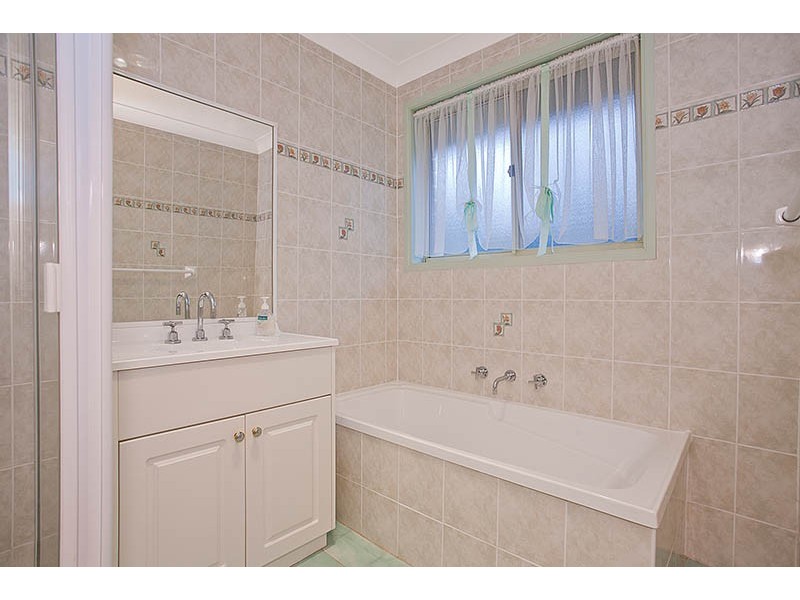 2/74 Banksia Avenue, Engadine NSW 2233