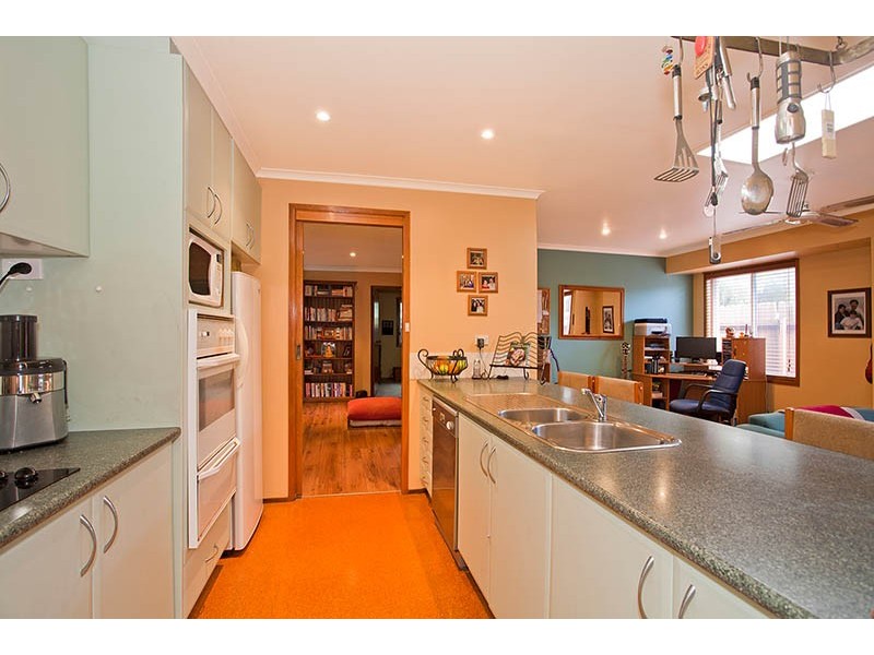 7 Wright Close, Heathcote NSW 2233