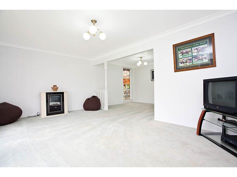 8 Mannikin Drive, Woronora Heights NSW 2233