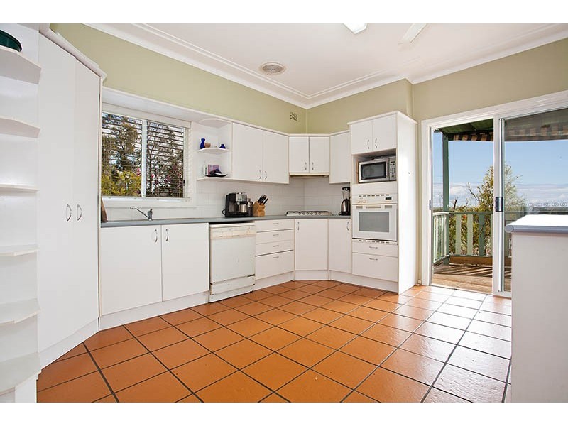 6 Short Street, Heathcote NSW 2233