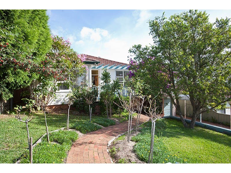 6 Short Street, Heathcote NSW 2233