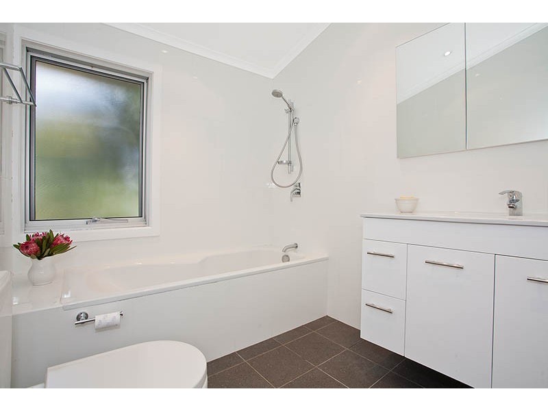 10 Corinth Road, Heathcote NSW 2233