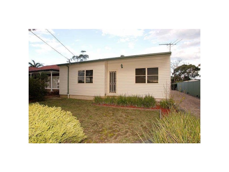 12 Martin Street, Heathcote NSW 2233