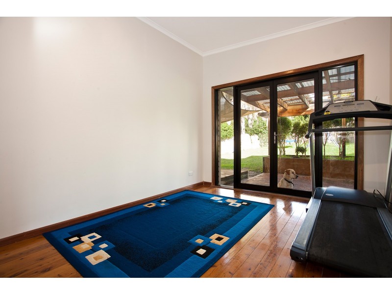 2 Peak Street, Engadine NSW 2233