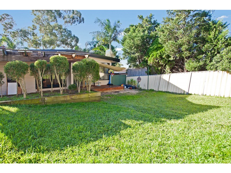 2 Peak Street, Engadine NSW 2233