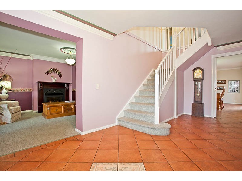 8 Kestrel Place, Woronora Heights NSW 2233