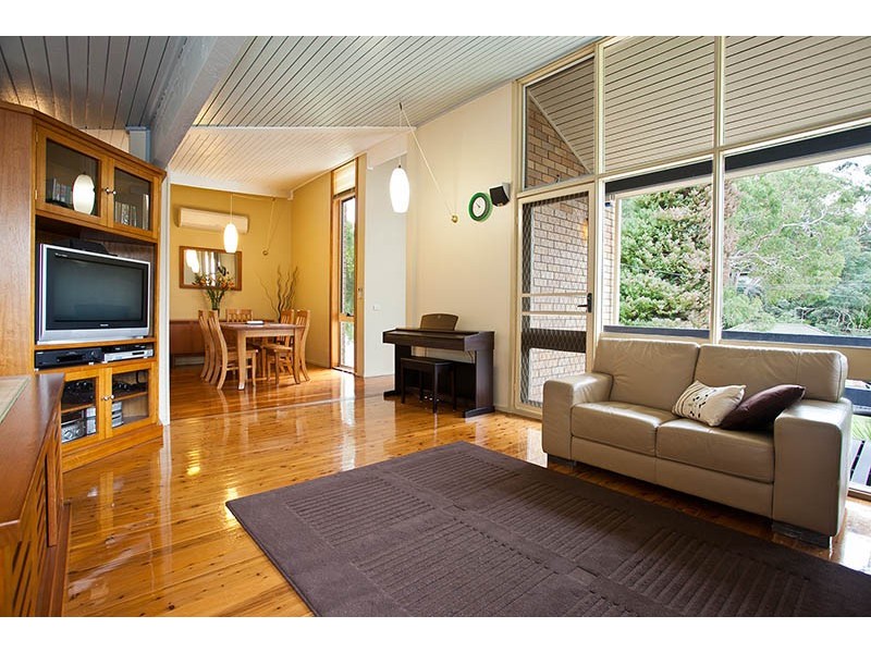 16 Tobruk Avenue, Engadine NSW 2233