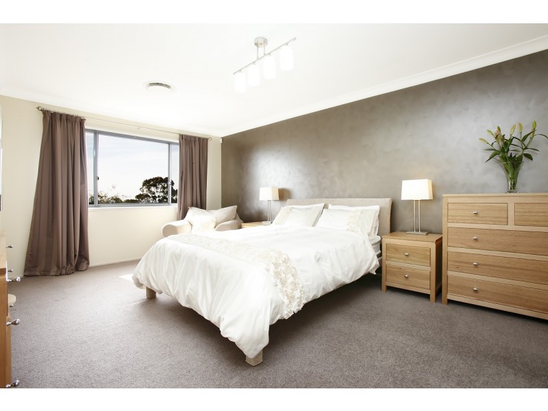 42 Laurina Avenue, Yarrawarrah NSW 2233