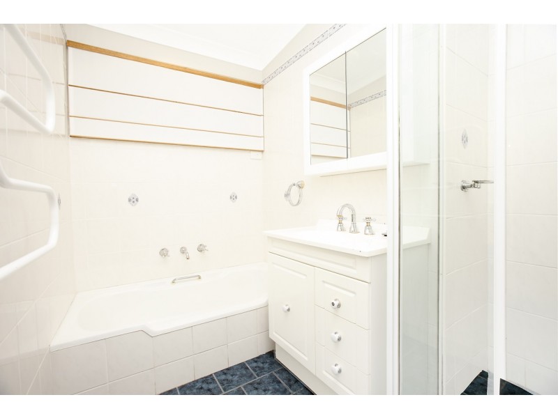 42 Laurina Avenue, Yarrawarrah NSW 2233