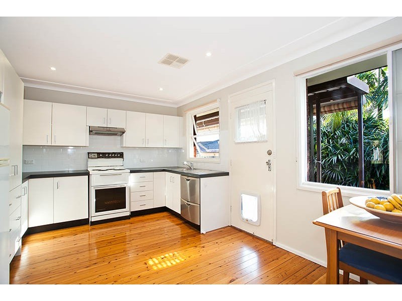 15 Tinakill Avenue, Engadine NSW 2233