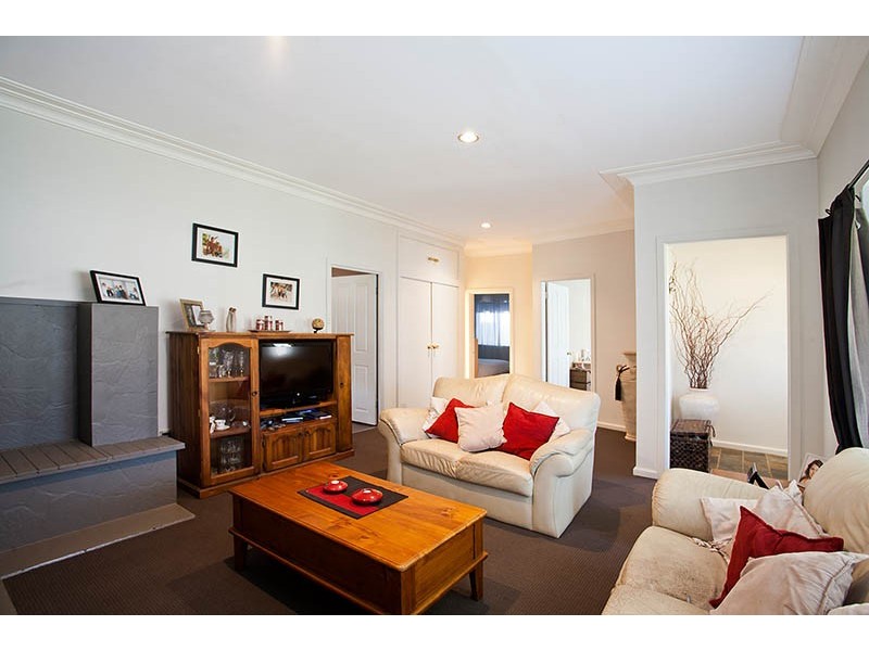 61 Fairview Avenue, Engadine NSW 2233