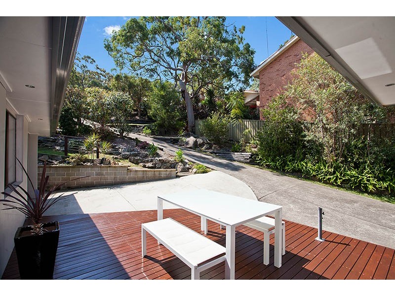 11 Warrangarree Drive, Woronora Heights NSW 2233