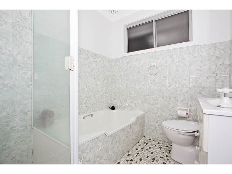 12 Dorset Road, Heathcote NSW 2233