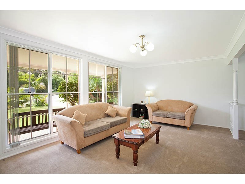 8 Mannikin Drive, Woronora Heights NSW 2233