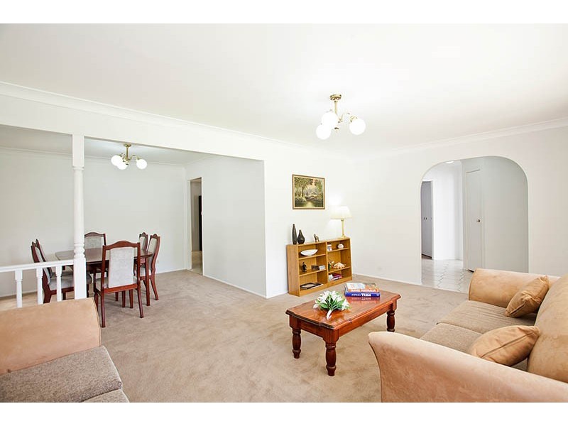 8 Mannikin Drive, Woronora Heights NSW 2233