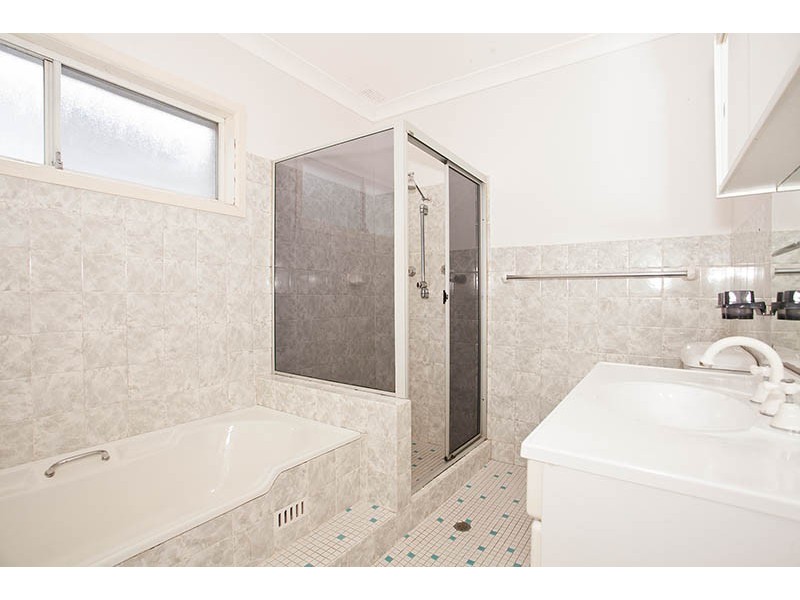 11 Tobruk Avenue, Engadine NSW 2233