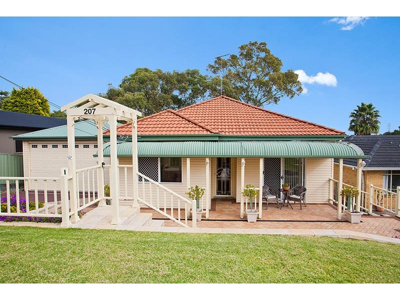 207 Woronora Road, Engadine NSW 2233