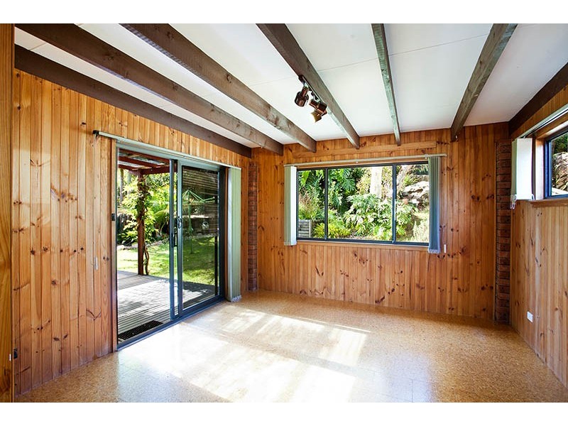 18 Dorset Road, Heathcote NSW 2233