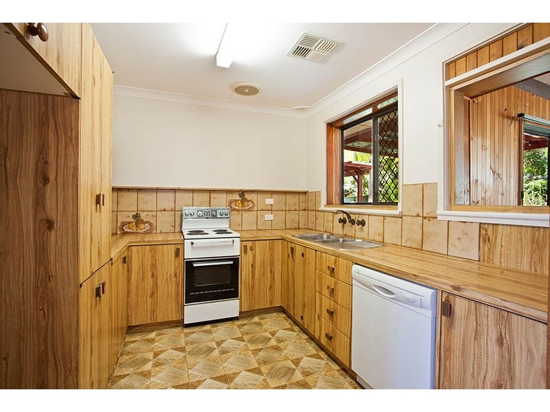 18 Dorset Road, Heathcote NSW 2233