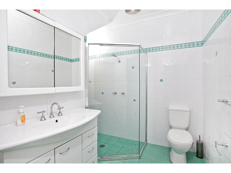 33 Rosebery Street, Heathcote NSW 2233