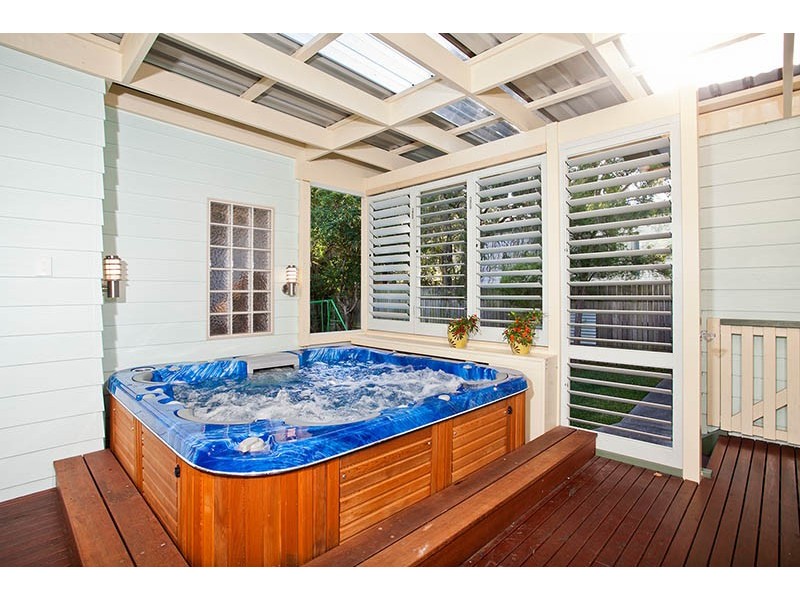 33 Rosebery Street, Heathcote NSW 2233