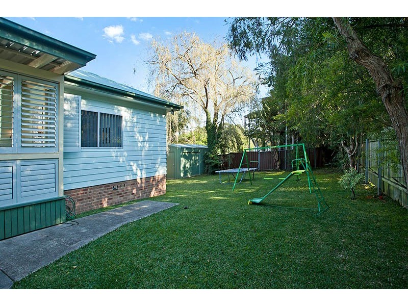 33 Rosebery Street, Heathcote NSW 2233