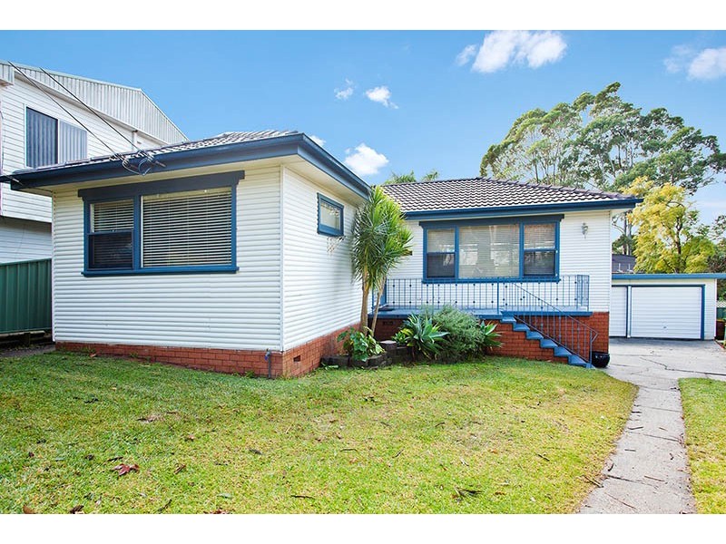 18 Forbes Crescent, Engadine NSW 2233