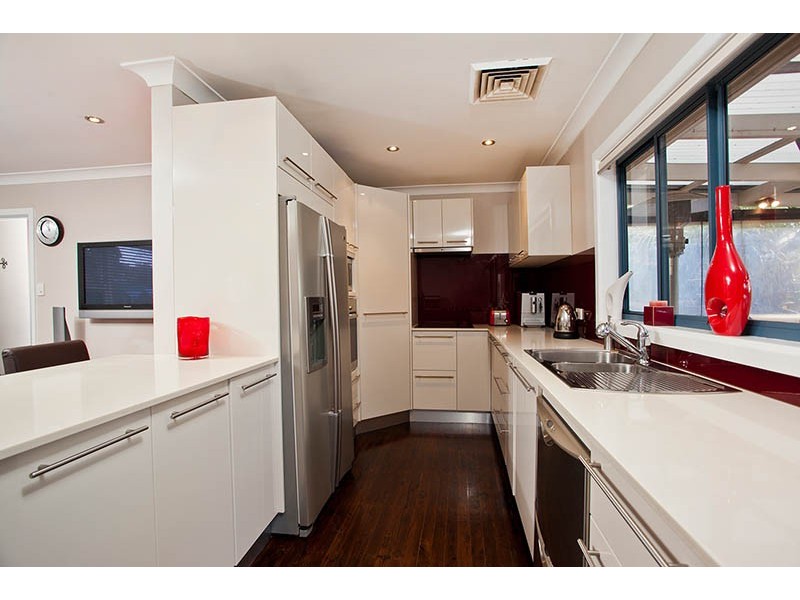 18 Forbes Crescent, Engadine NSW 2233