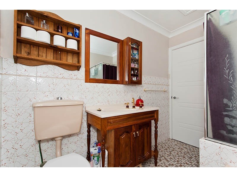 18 Forbes Crescent, Engadine NSW 2233