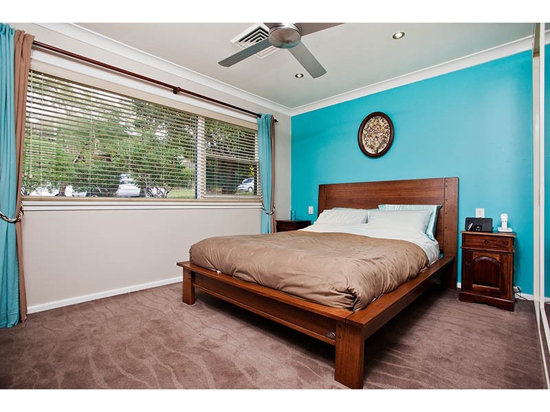 18 Forbes Crescent, Engadine NSW 2233