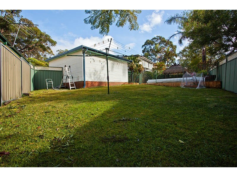 18 Forbes Crescent, Engadine NSW 2233