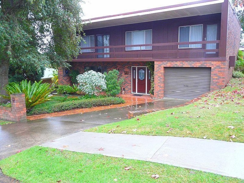 1 Sladden Road, Yarrawarrah NSW 2233