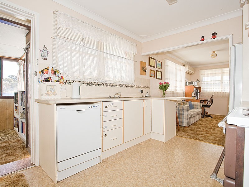 37 Wollybutt Road, Engadine NSW 2233