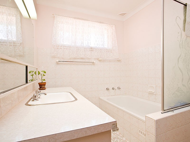 37 Wollybutt Road, Engadine NSW 2233